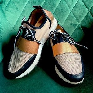 Steve Madden size 6.5 - slightly worn